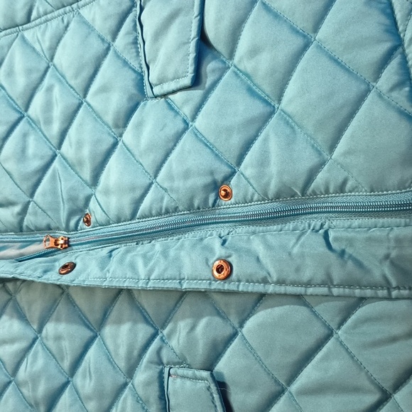Izod Quilted Nylon Vest, Ice Blue Color, Zipper & SnapsQ, Size 2X - Picture 4 of 7